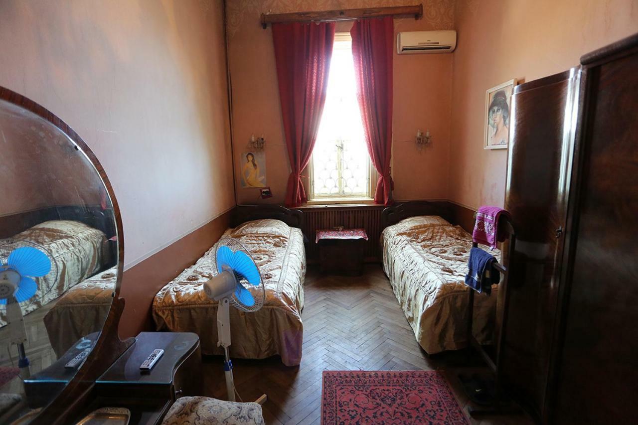 Hostel Nugzari Kutaisi Luaran gambar